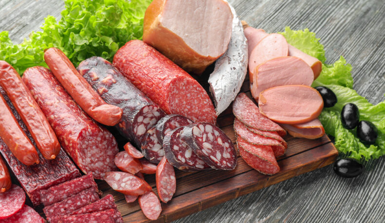 Alimentele care îţi îmbătrânesc creierul mai repede. Află ce nu e recomandat să consumi